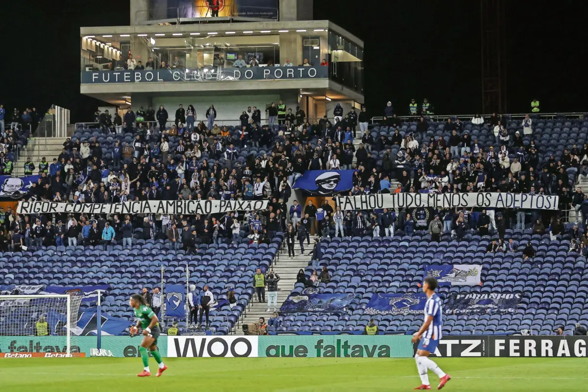 Setor dos Super Dragões poderá vir a ser encerrado