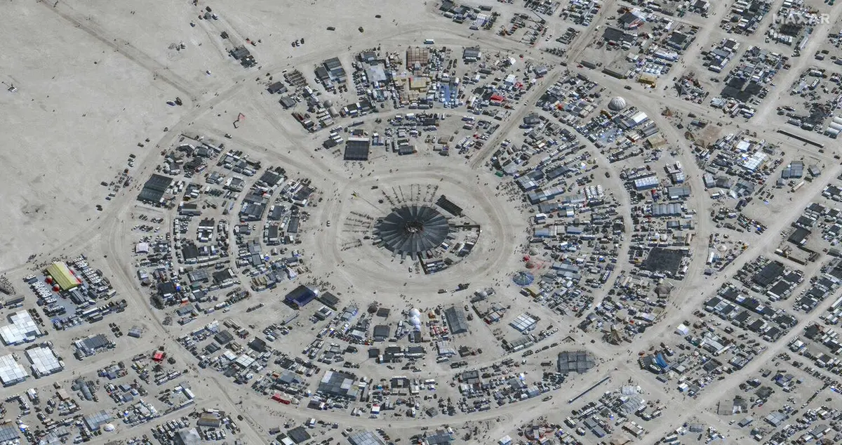 Cerca de 70 mil pessoas continuam retidas no festival Burning Man