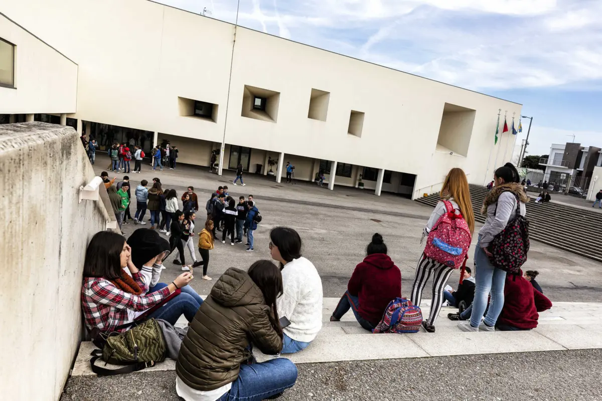 Cerca de 200 diretores escolares devem atingir o limite de quatro mandatos durante este ano