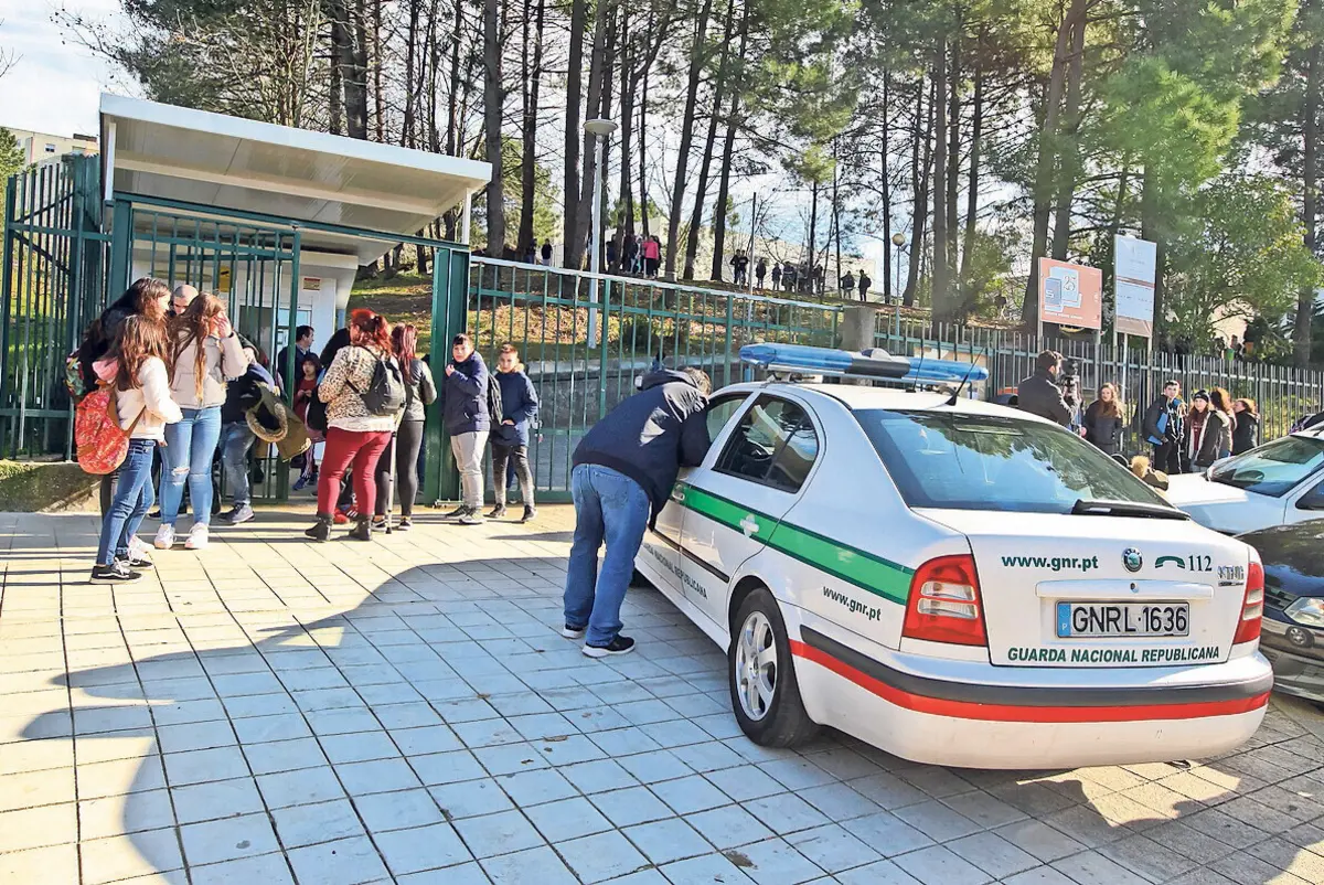 Docentes asseguram que “as escolas camuflam muitos casos” que tentam resolver internamente
