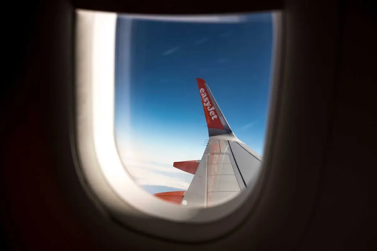 Avião que partiu do Porto esta manhã declarou emergência e divergiu para Nantes