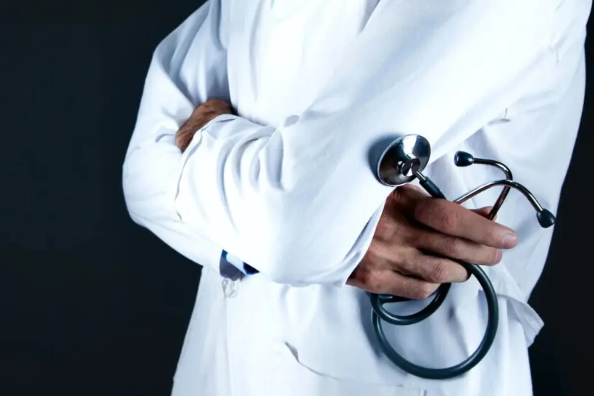 Imagem de contexto do artigo Médico suspeito de certificar óbitos sem ver os corpos