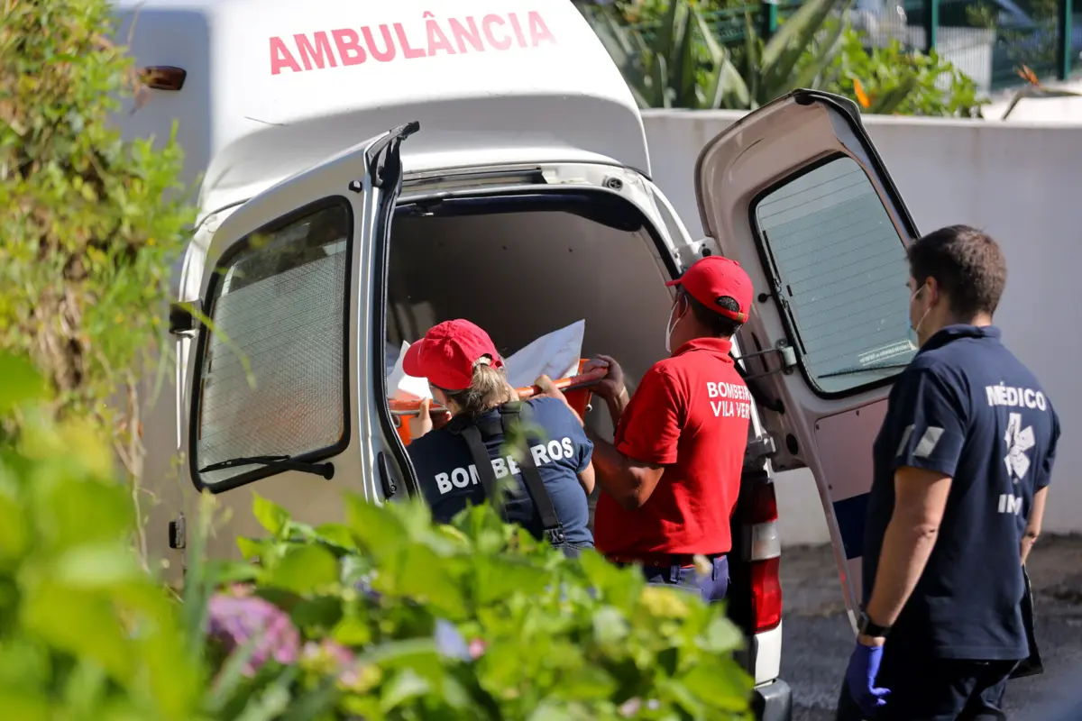 Estiveram no socorro os bombeiros de Oliveira de Azeméis, SIV e VMER