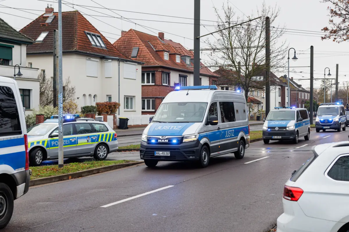 "Existem fortes suspeitas de que seja membro de uma organização terrorista estrangeira", referiu a procuradoria alemã acerca do detento