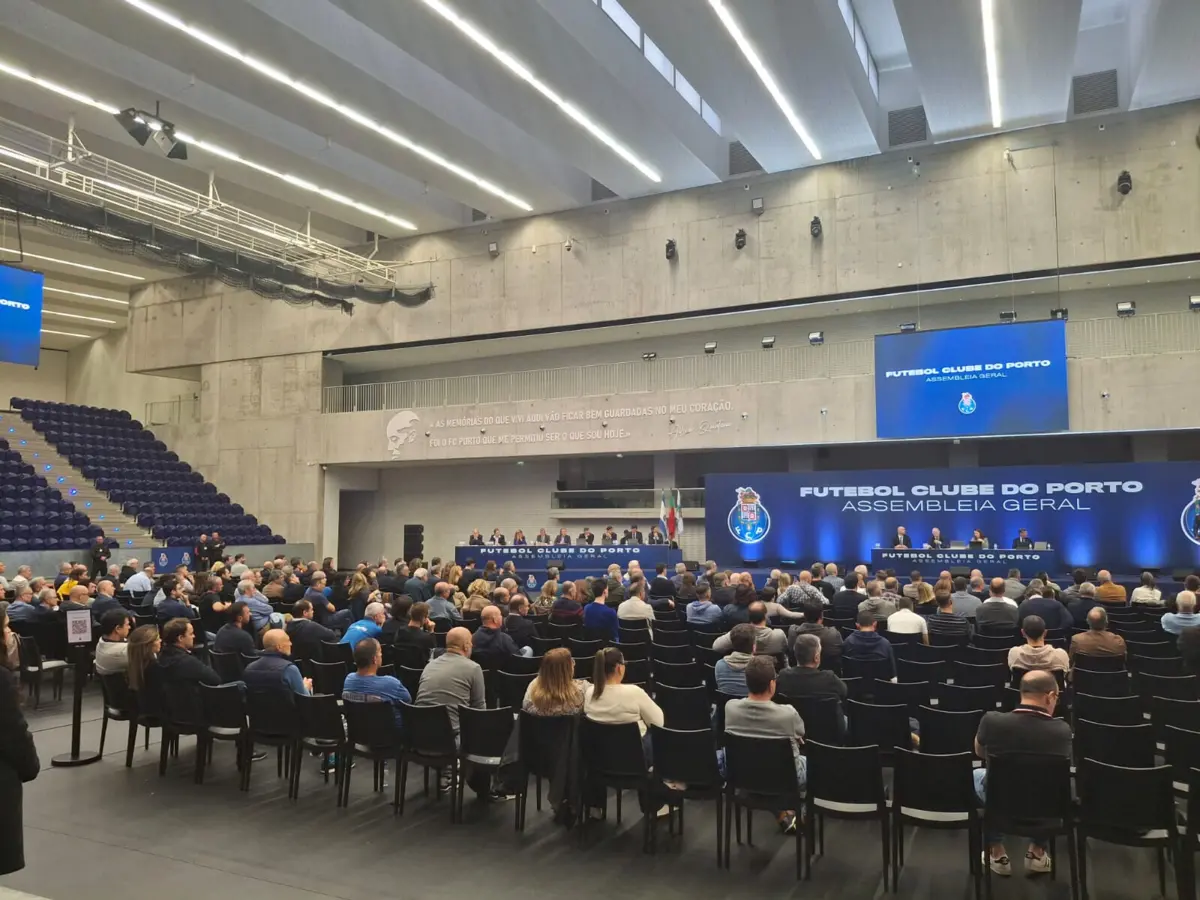 Imagem de contexto do artigo Villas-Boas teve de lidar com contestação de Super Dragões na Assembleia Geral do F. C. Porto