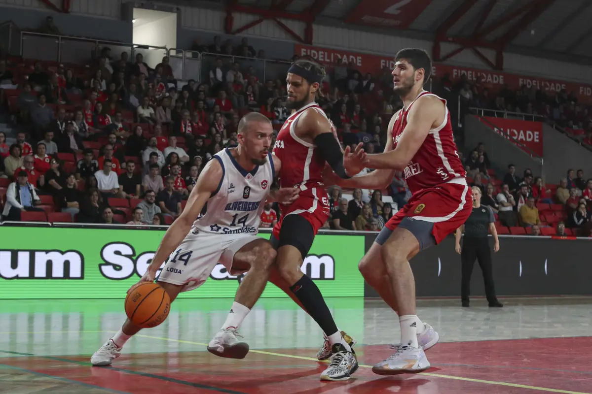 No final, prevaleceu a maior experiência dos jogadores do Benfica