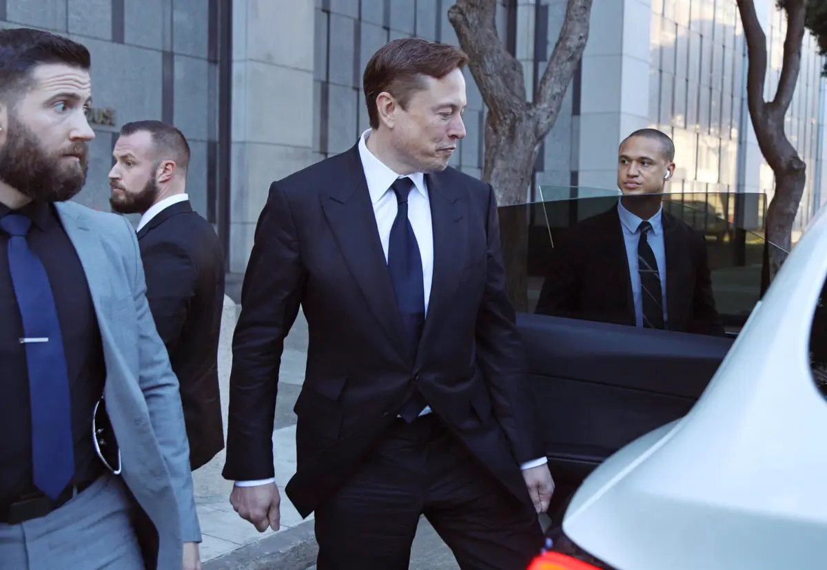 Elon Musk é um dos membros do grupo que vale pela primeira vez mais de 10 biliões de dólares