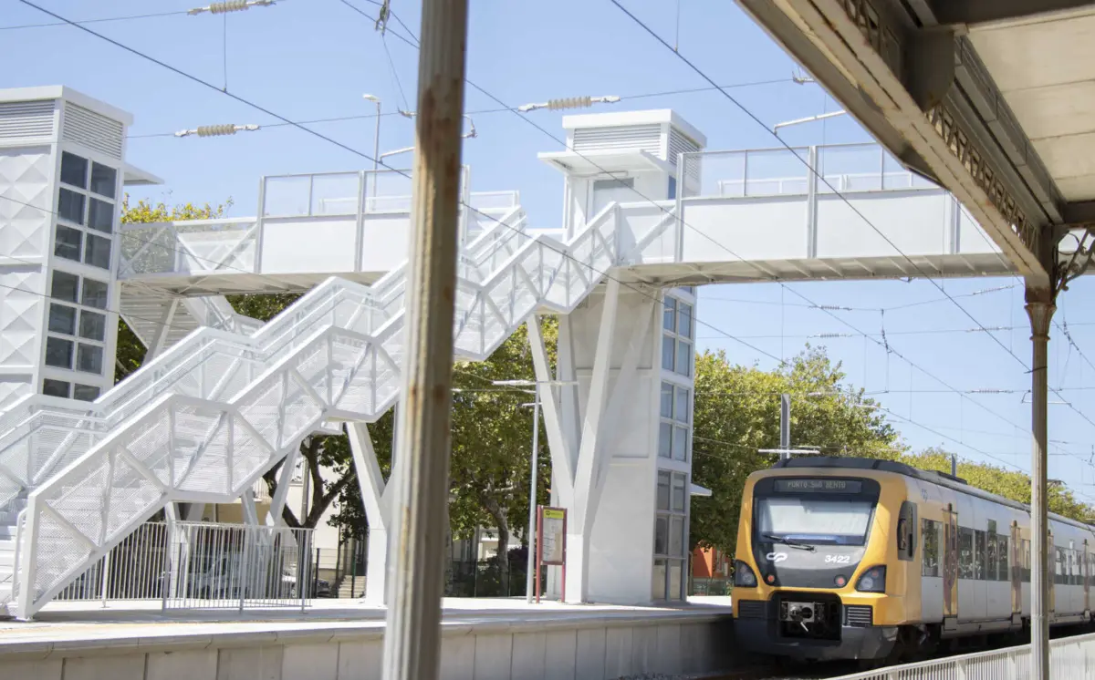 Estrutura, para escadas e elevadores, foi montada há um ano, mas ainda não foi estreada