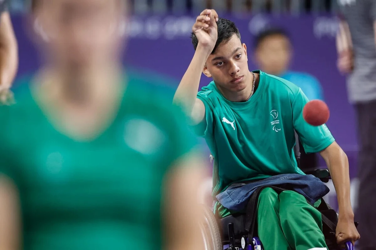 Atletas portugueses em ação nos Jogos Paralímpicos de Paris