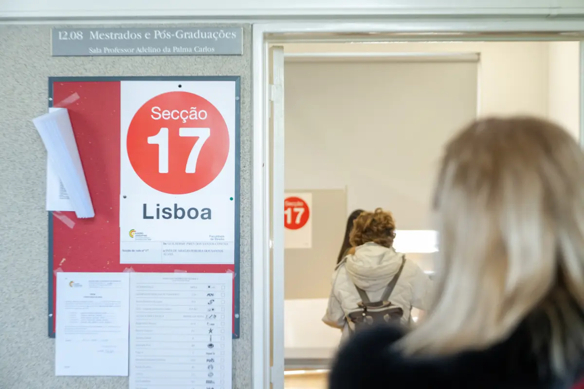 Até às 12 horas já tinham votado cerca de 7 mil eleitores inscritos