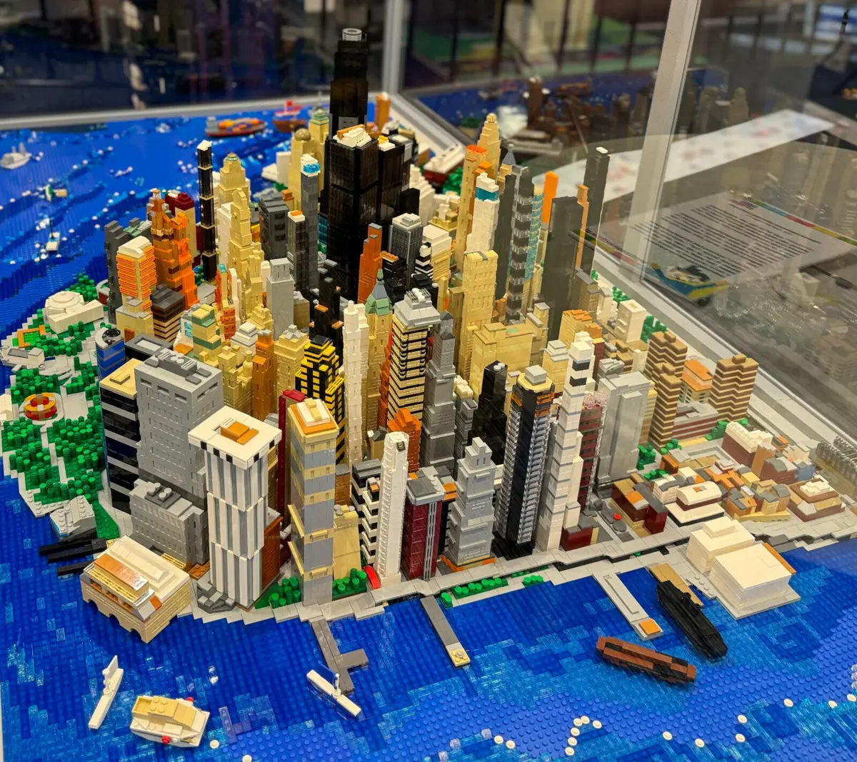 Mega exposição da LEGO fica até 28 de setembro na Cordoaria Nacional, em Lisboa