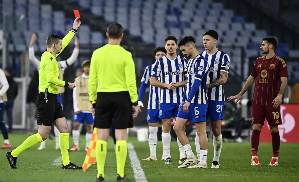 Árbitro ajuizou o Roma-F. C. Porto