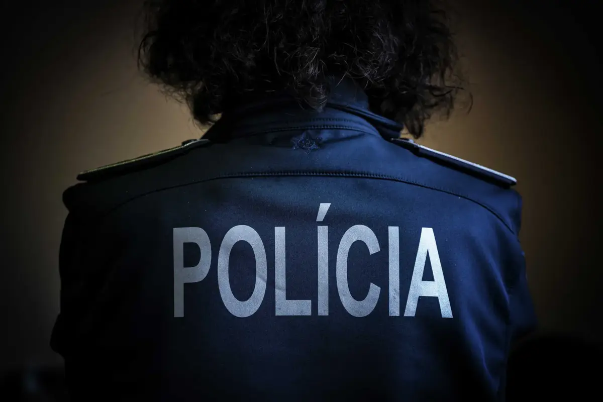 A vítima conseguiu fugir e procurou auxílio na Esquadra da PSP na Torre da Marinha