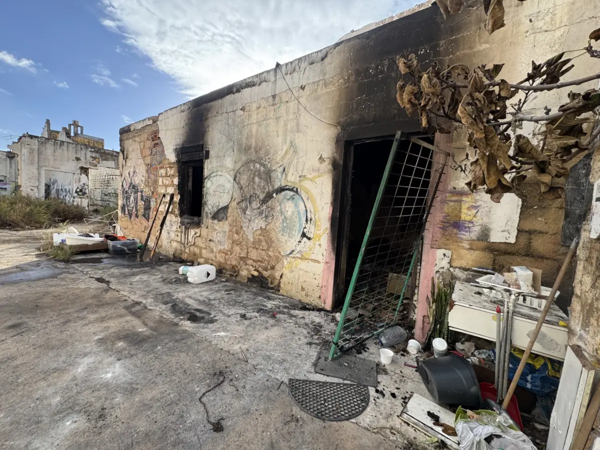 Mulher mantinha a "casa" em boas condições, apurou o JN