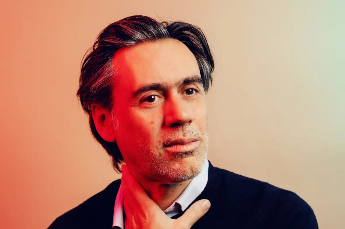 Emmanuel Mouret é o realizador de "Três Amigas"