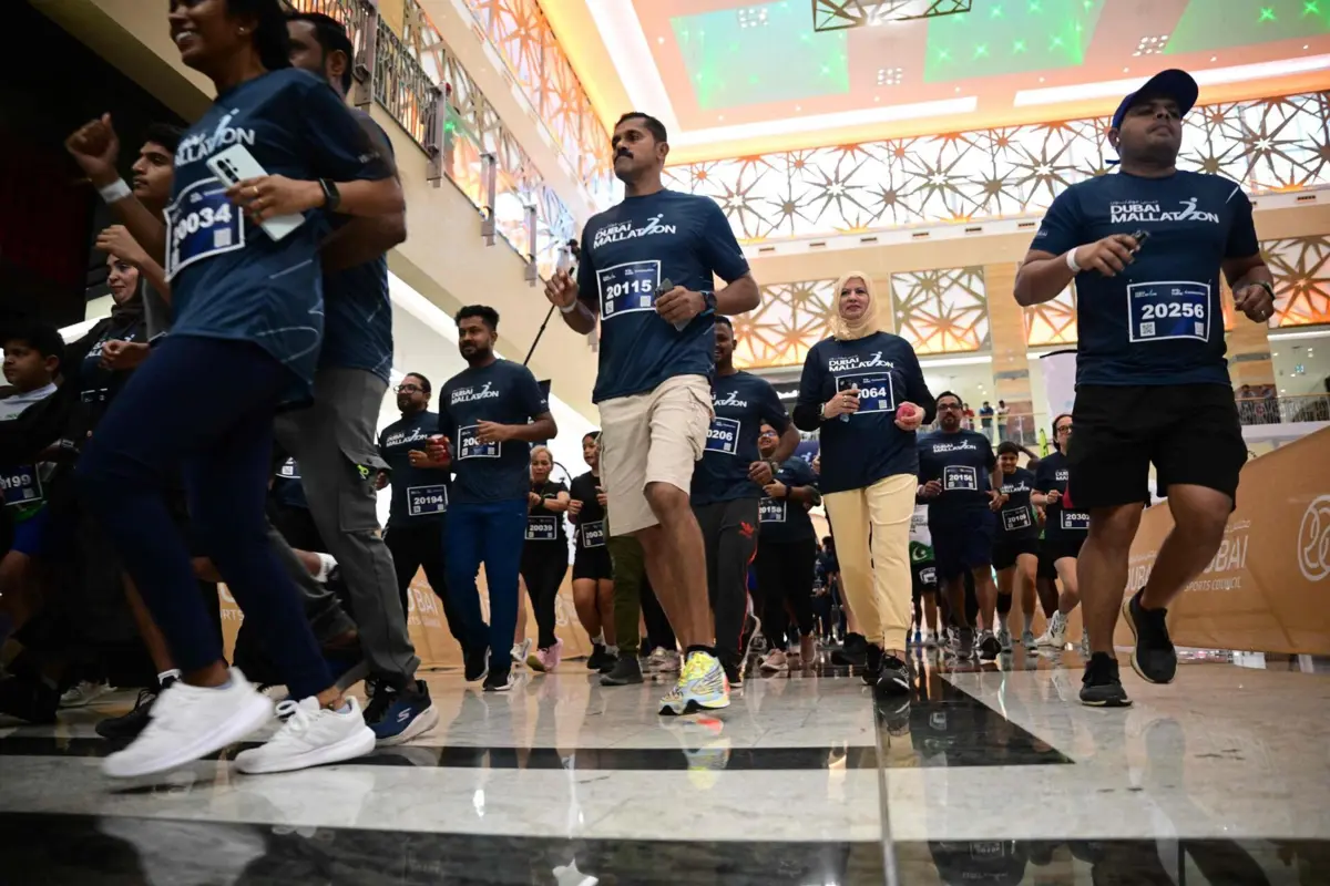Nove centros comerciais da cidade estão abertos diariamente para corredores e caminhantes das 7 horas às 10 horas