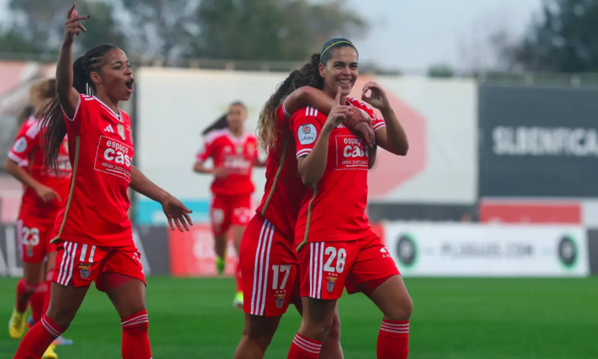 Depois da vitória para a Taça de Portugal, o Benfica levou a melhor sobre o Valadares na Taça da Liga feminina