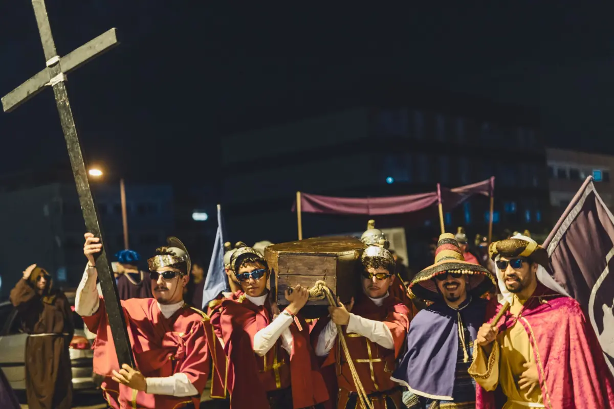 Figurantes todos os anos dão corpo ao “velório” do Enterro da Gata