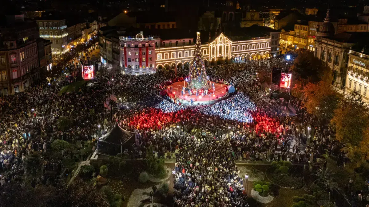 Animação na rua ajuda o comércio local em Braga
