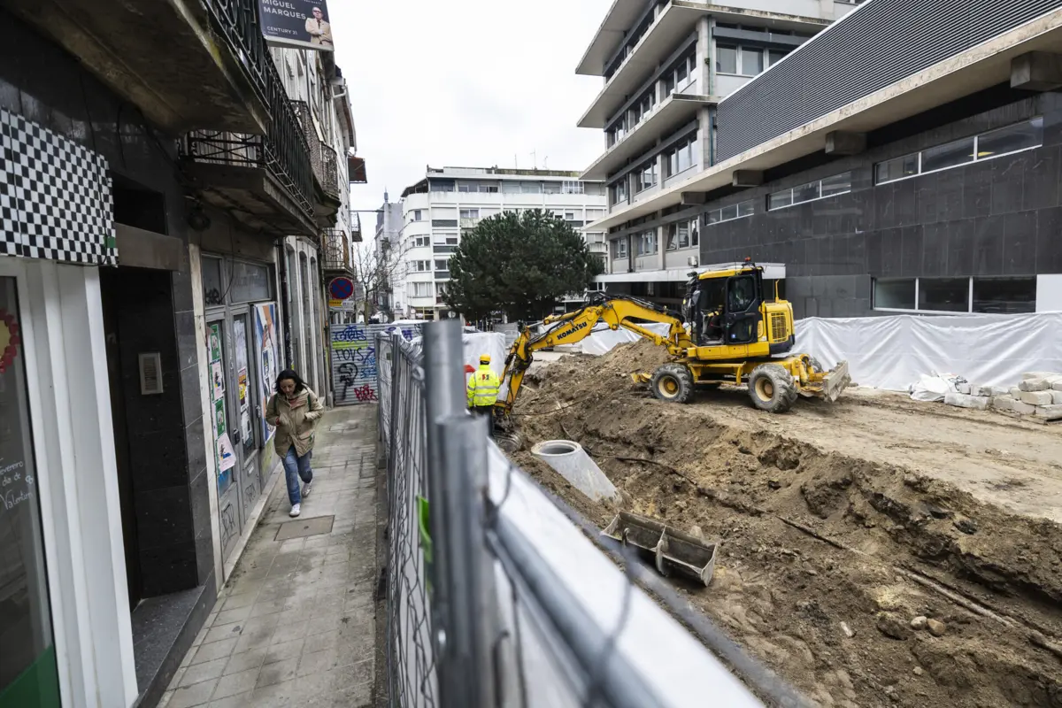 Não há mulheres portuguesas a trabalhar na área da construção