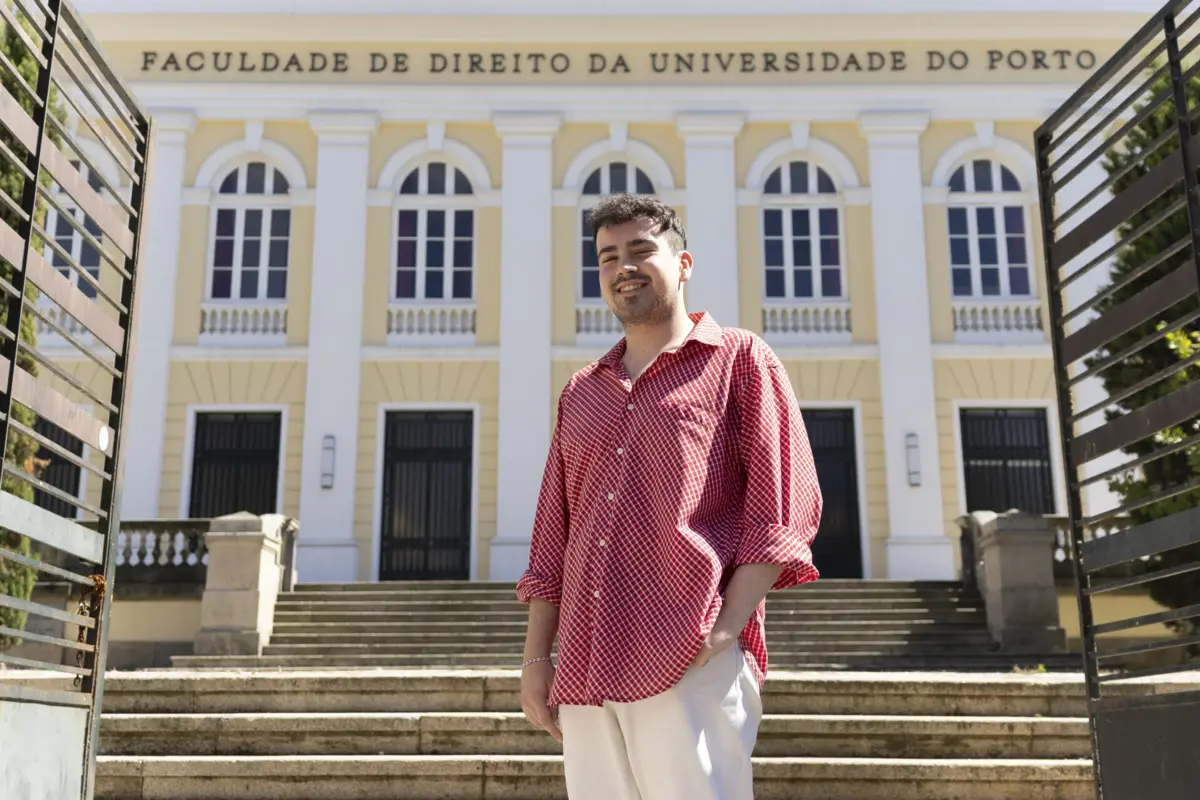 Gustavo Lopes, de 22 anos, já terminou a licenciatura em Direito, na Universidade do Porto