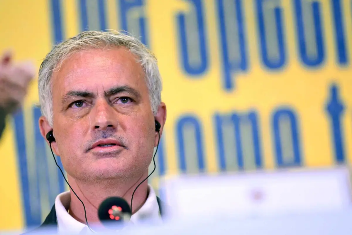 José Mourinho, treinador do Fenerbahçe