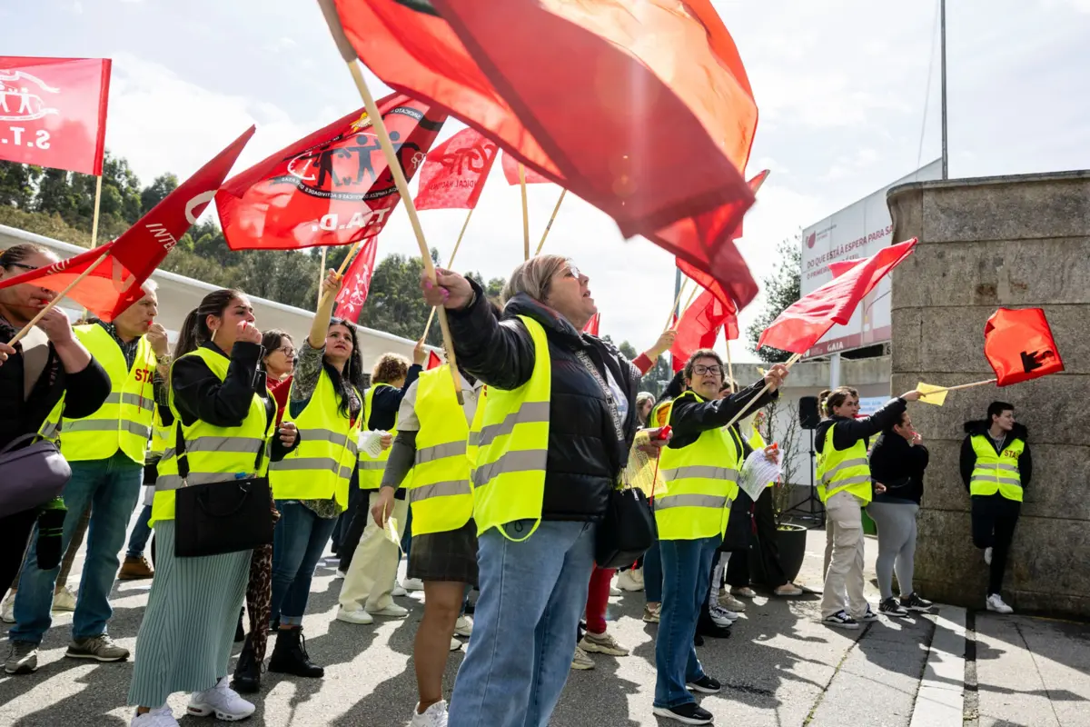 Funcionários de limpeza em greve no Hospital de Gaia por falta de pagamentos