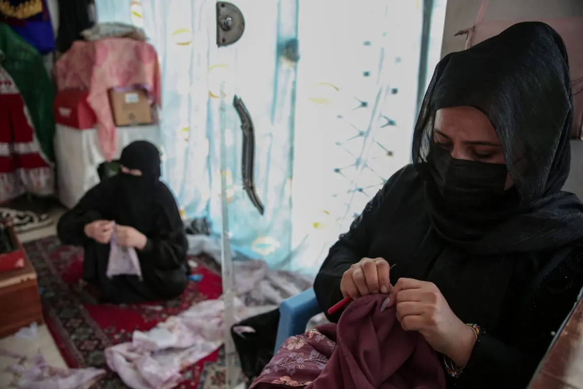 Mulheres e raparigas afegãs são as mais penalizadas pelo regime talibã