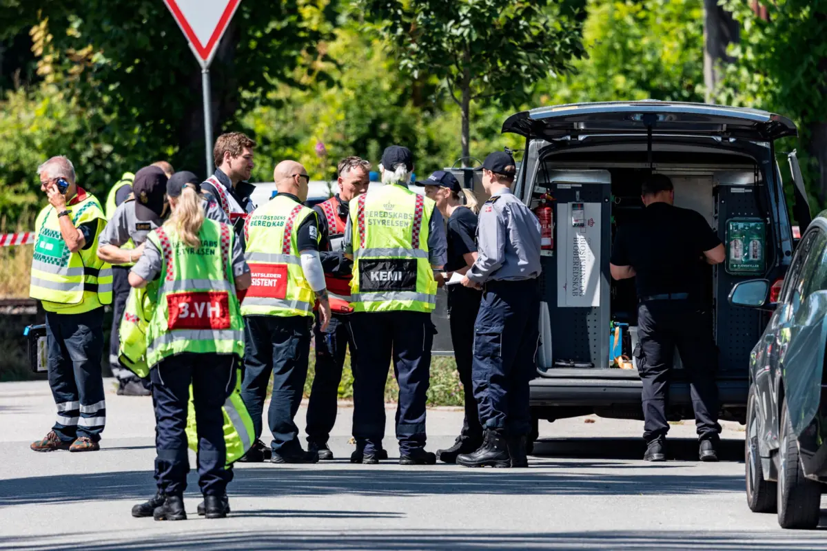 A polícia bloqueou as estradas perto da embaixada