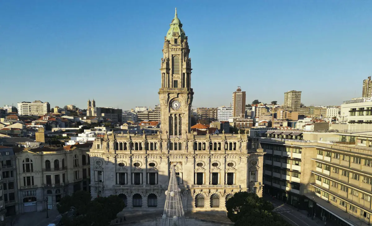 Imagem de contexto do artigo Câmara do Porto distingue 100 pessoas e empresas por contributo no combate à covid-19