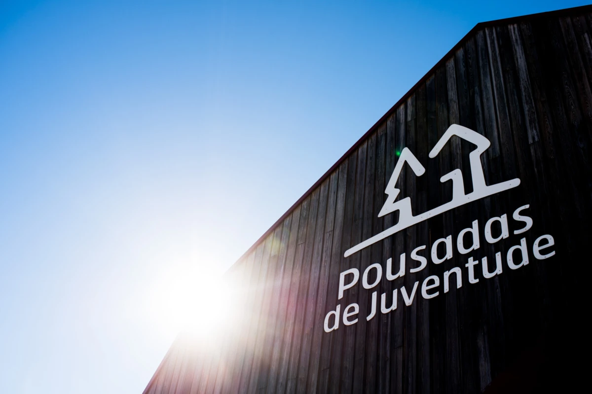 Para grupos maiores, as pousadas de juventude oferecem programas especiais que permitem a reserva da totalidade dos recursos disponíveis do alojamento, em regime de exclusividade