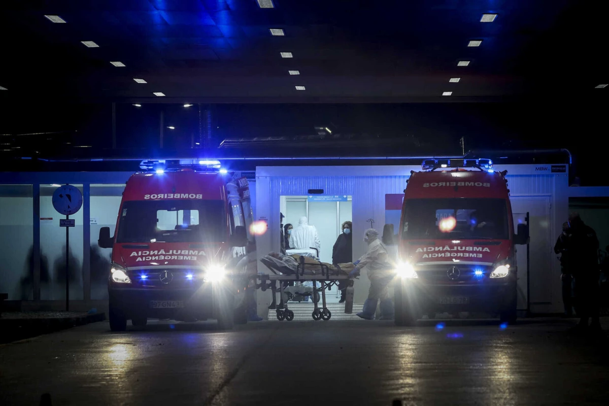 Jovem baleado foi transportado para o Hospital Fernando Fonseca