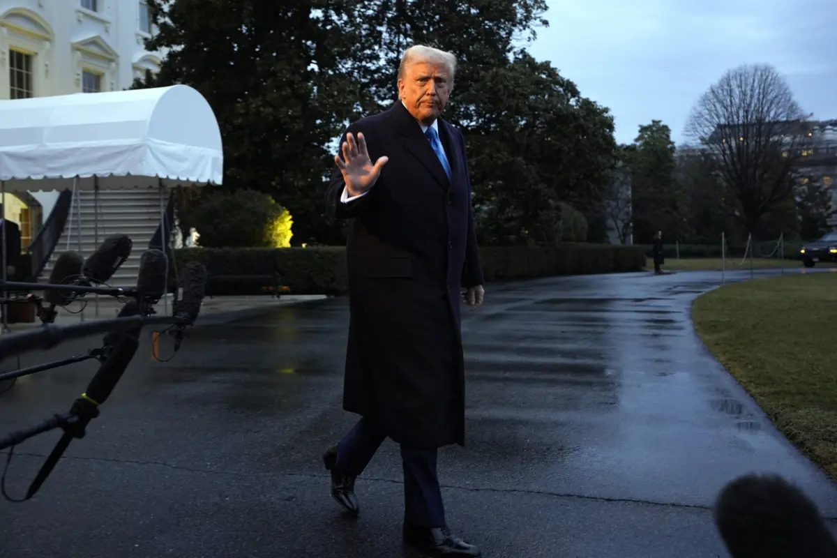 Trump disse desconhecer que os sites do governo estavam em baixo, mas que apoiava tal medida