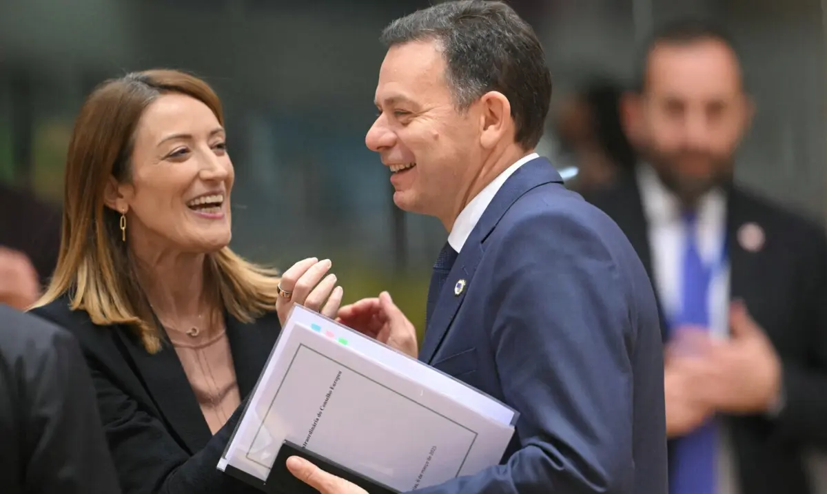 Os 27 deram luz verde para o reforço da defesa