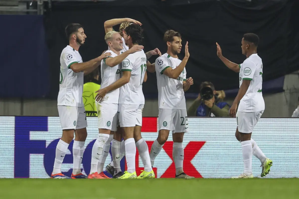 Festa leonina na Áustria, após o golo de Nuno Santos, que abriu o marcador