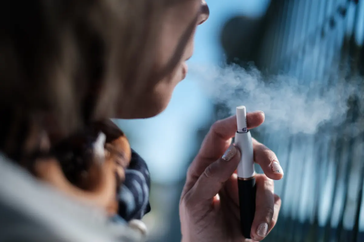 Recomendação insta países a apertarem políticas sobre produtos de tabaco aquecido e cigarros eletrónicos