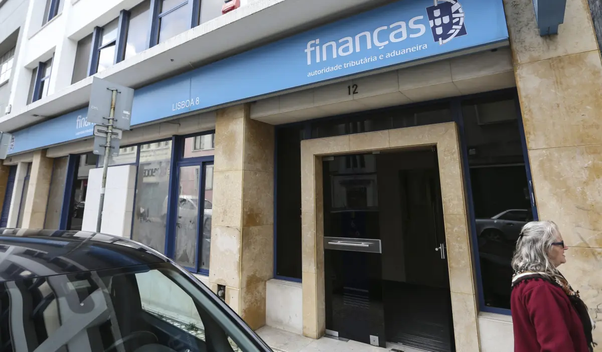 Trabalhadores dos impostos cumprem dois dias de greve