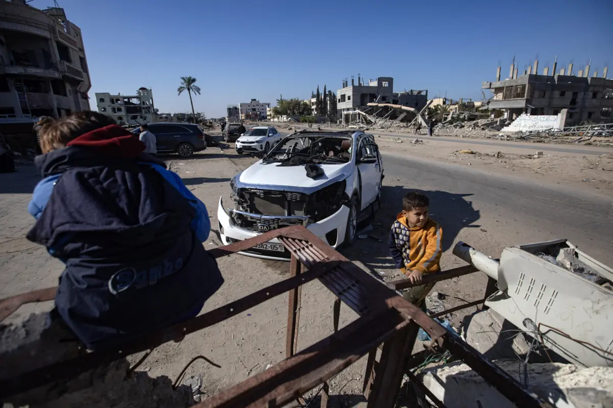 O exército israelita acusa um dos colaboradores da ONG morto de ser um terrorista que "se infiltrou em Israel e participou no massacre de 7 de outubro no Kibutz Nir Oz"