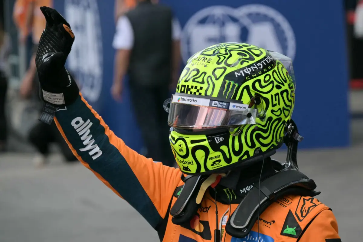 Britânico conquista a pole depois da vitória na sprint