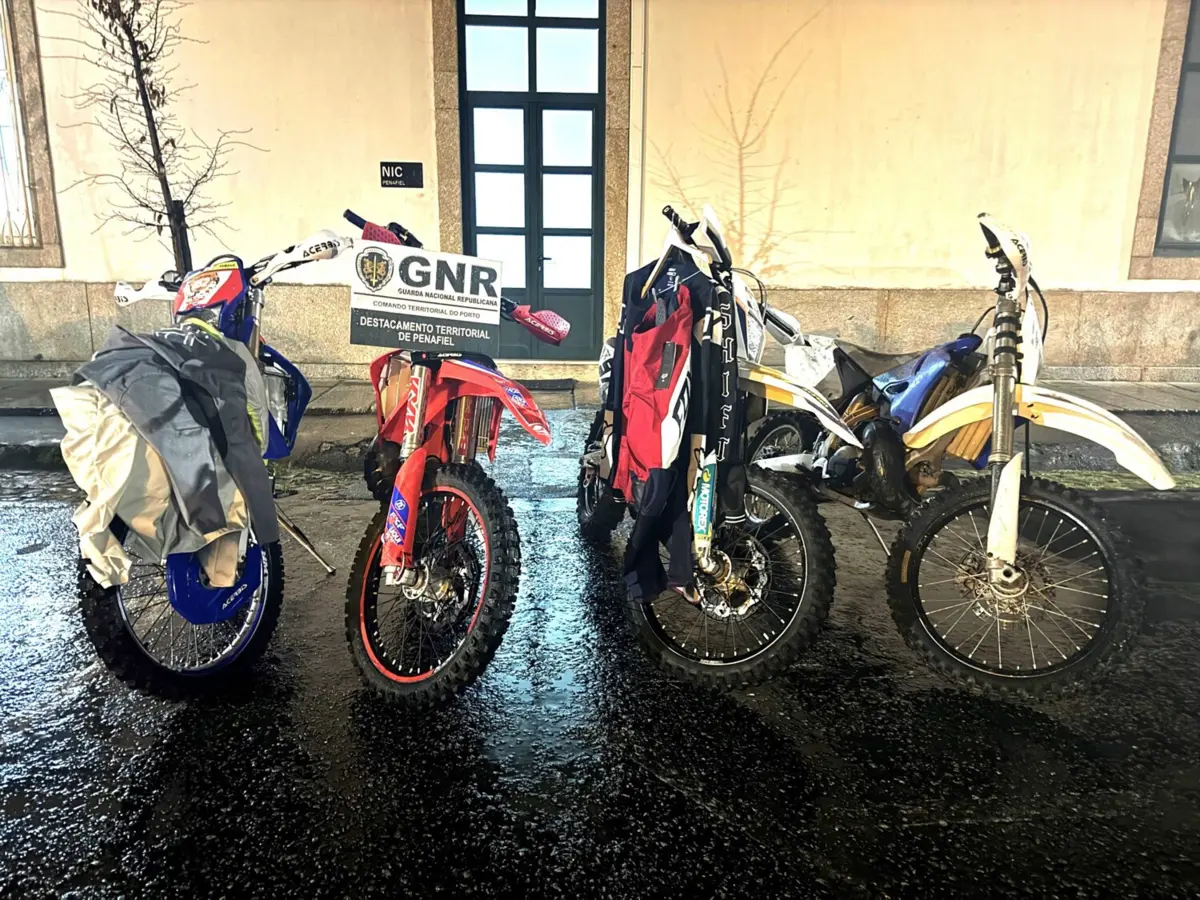 GNR recuperou quatro motociclos furtados na localidade de Lordelo, no concelho de Paredes
