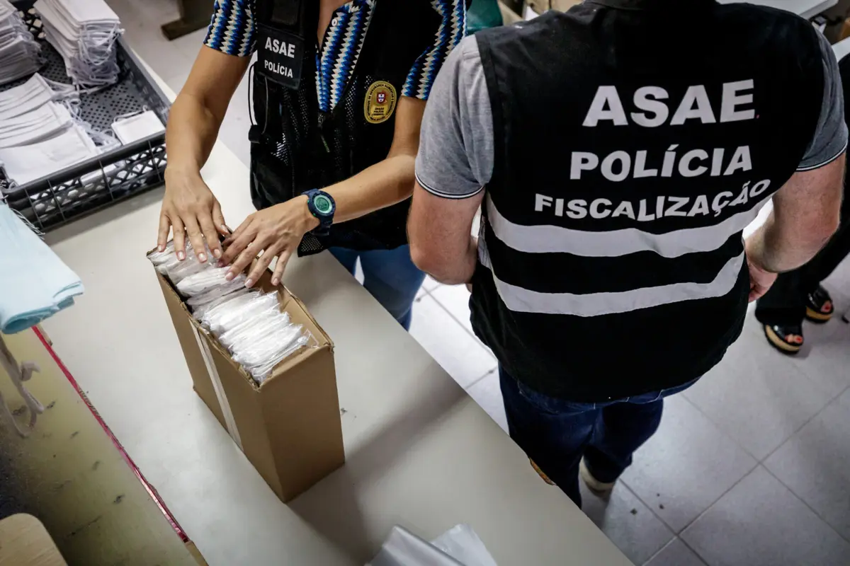 ASAE apreendeu 1800 peças de roupa e calçado contrafeitos, em Leiria