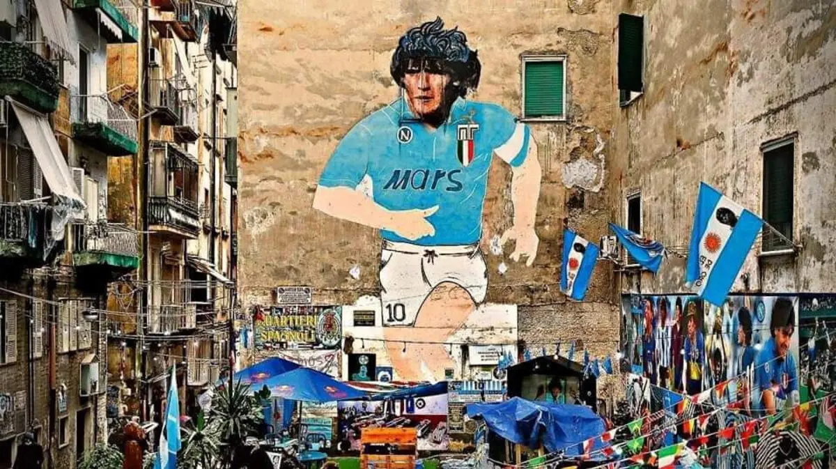 Maradona continua a ser imagem marcante de Nápoles