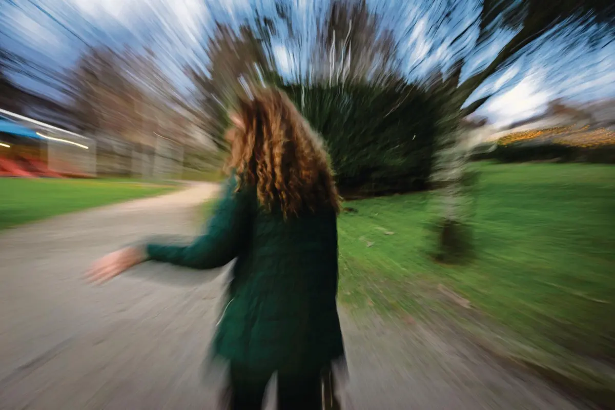 "Estou a tentar fugir desde os 18 anos", desespera a mulher de 37 anos. Fez a primeira queixa em 2010