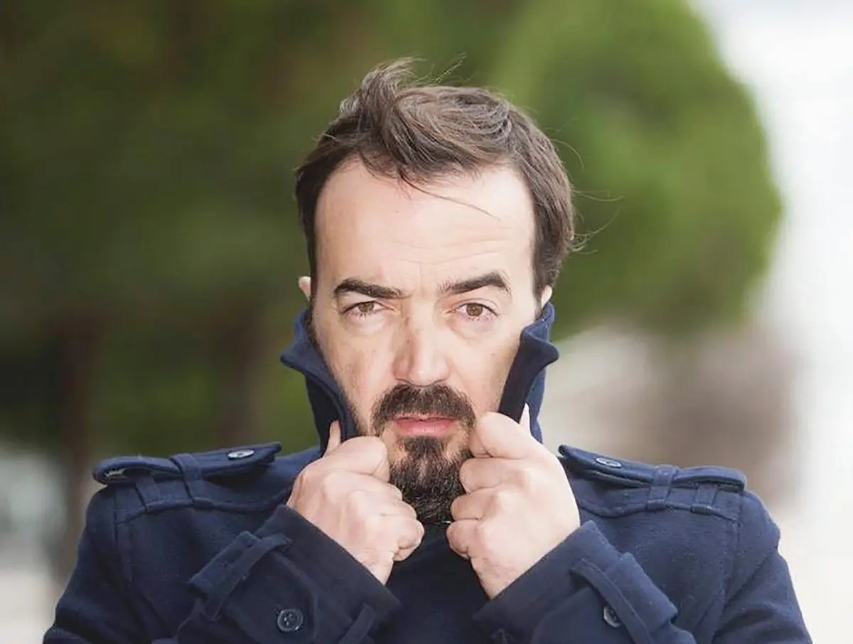 Humorista João Cunha satirizou, em programa da SIC Radical, figura do "mau comediante"