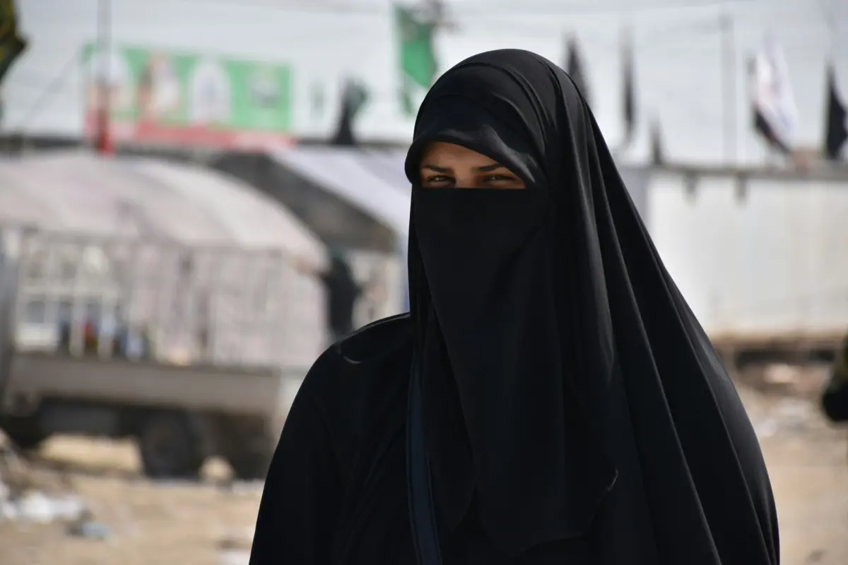 O "niqab" é um véu integral que cobre o rosto todo, exceto os olhos