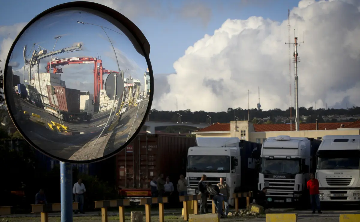 Estivadores protestam por alegadas violações do direito à greve