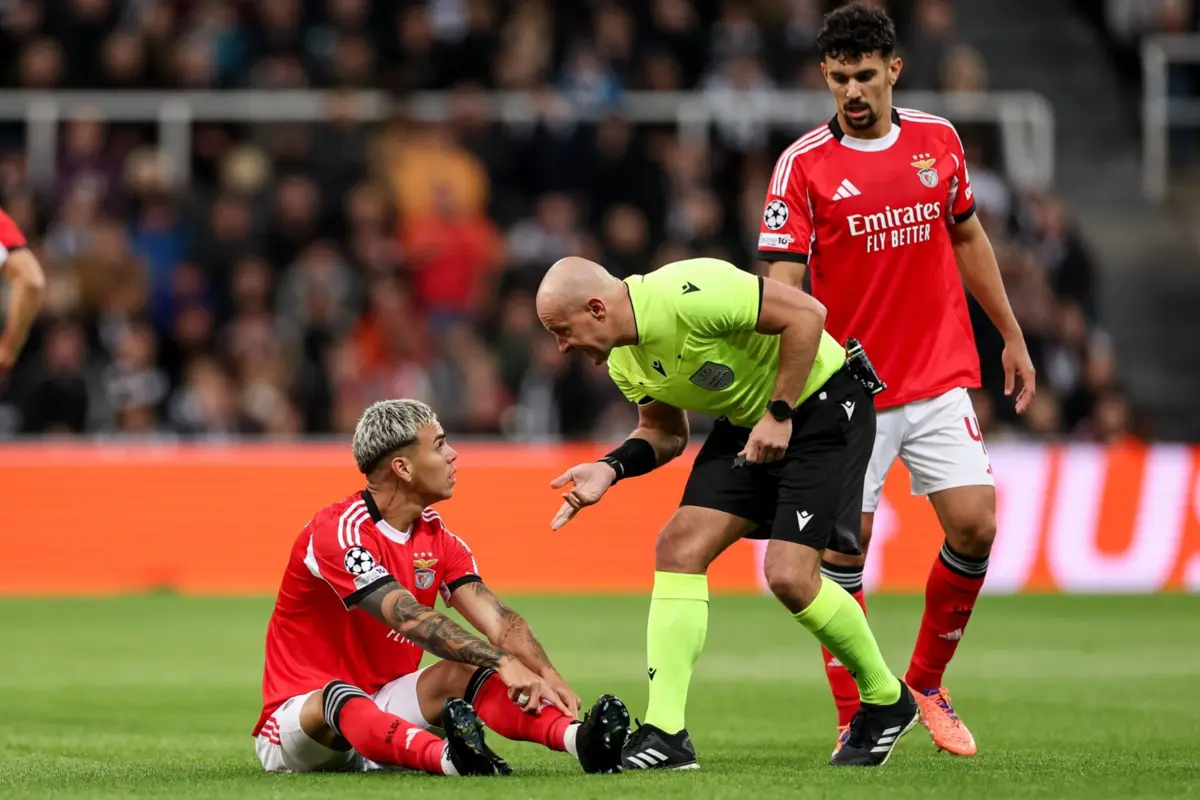 Imagem de contexto do artigo Benfica: Enzo e Rios lesionados