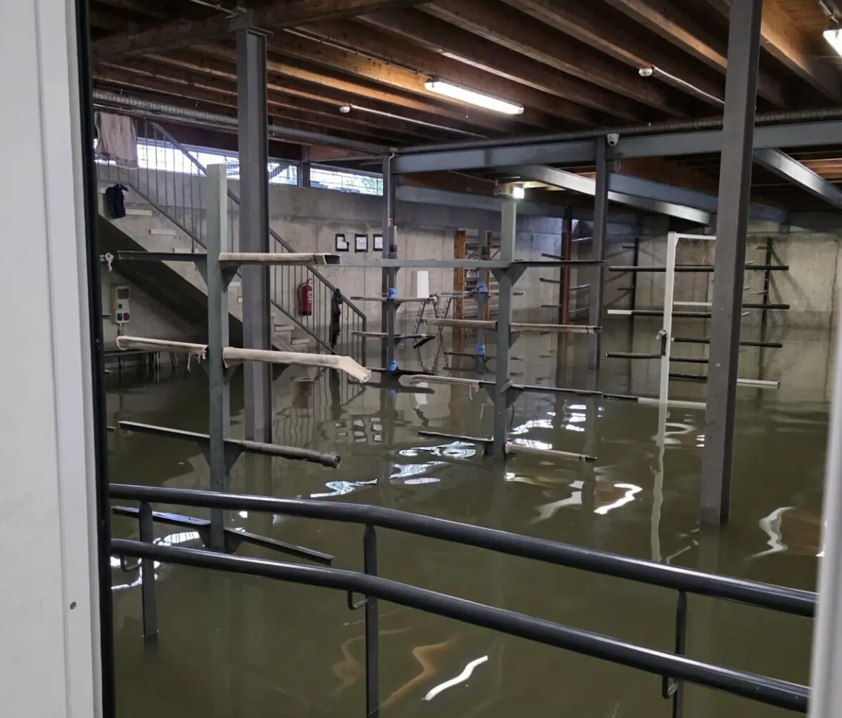 Instalações foram inundadas com as cheias