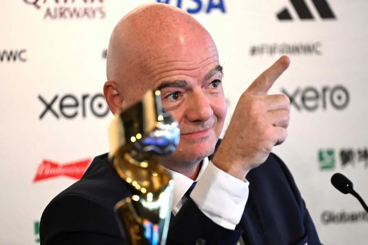 Gianni Infantino, presidente da FIFA, perto de realizar um encaixe de quase 100 milhões de euros anuais para os cofres do organismo que tutela o futebol mundial