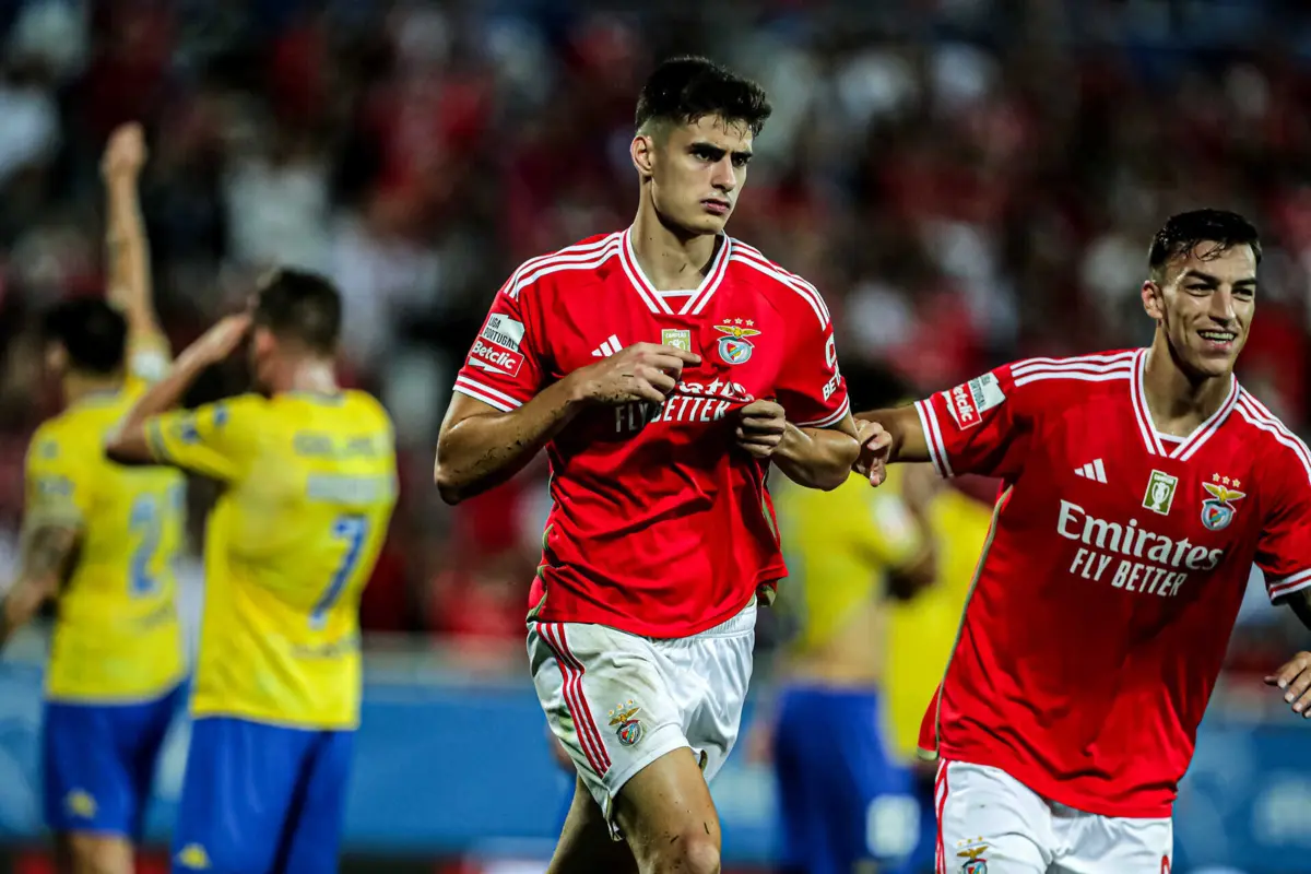 António Silva desejado para reforçar o eixo defensivo do campeão francês